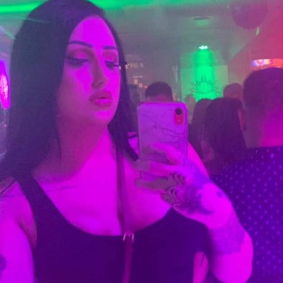 Meet your Posher, Treasure - Picture 1 of 1